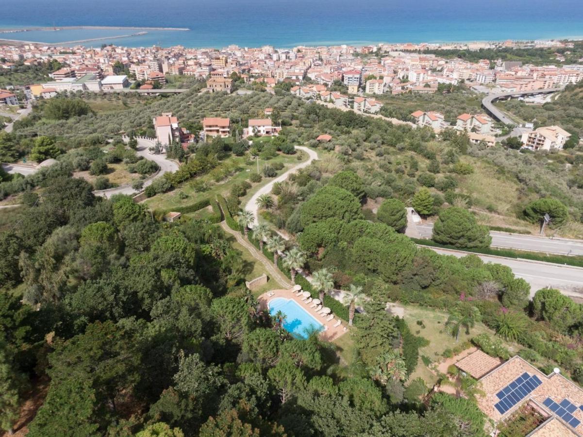 Agriturismo Villa Luca Sant'Agata di Militello Luaran gambar